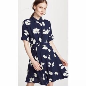 $225 Ganni Navy floral daisy twist front collar short sleeve blue crepe US 4